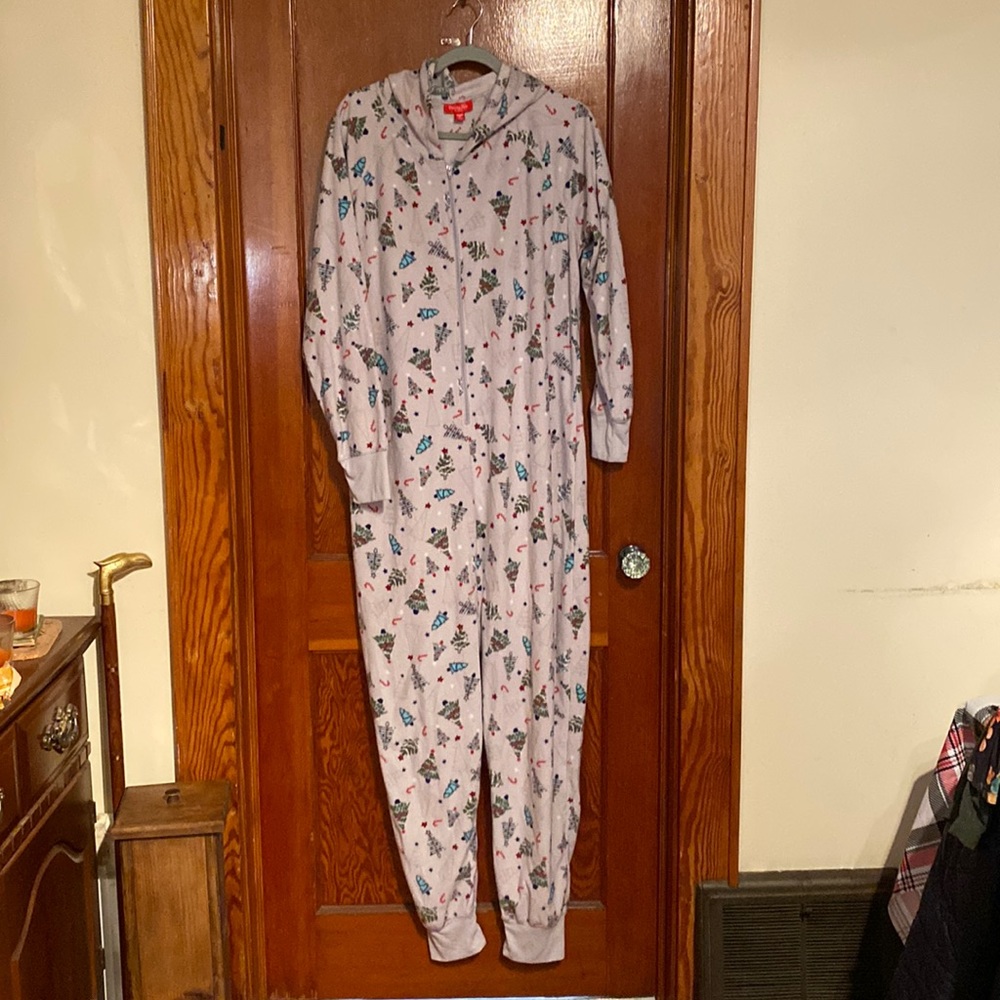 Womens XL Onesie PJs. Macy’s. Worn once.